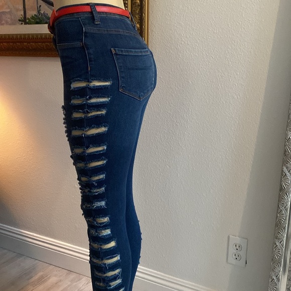 🔹🔹AP BLUE HIGH WAISTED DARK BLUE CUT-OUT JEANS - Picture 4 of 4